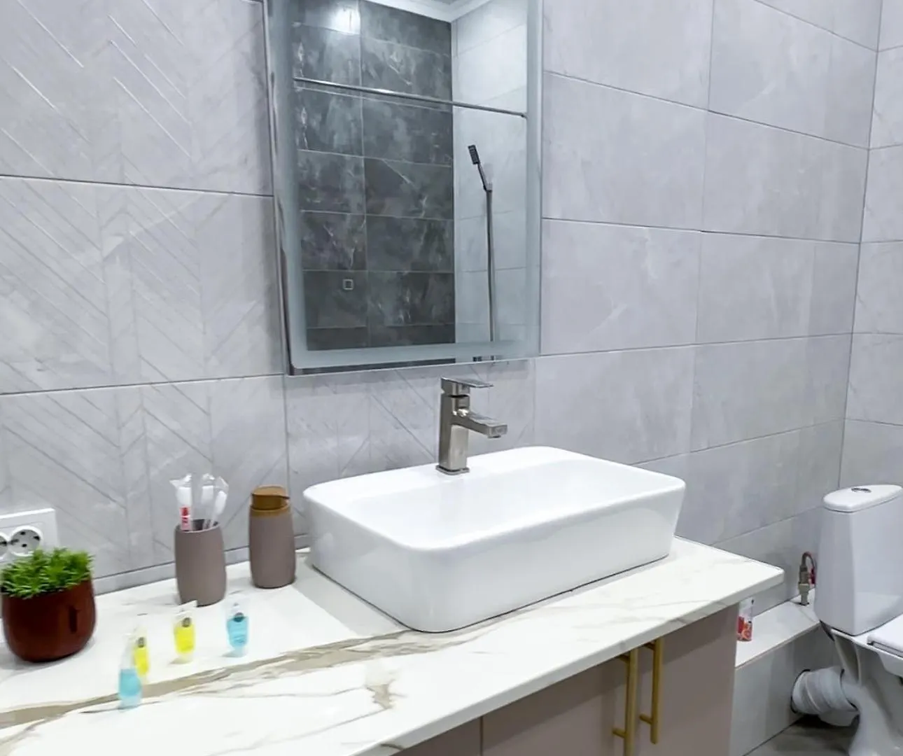 Apartamento Роскошная Квартира В 3 Минутах От Метро Almaty